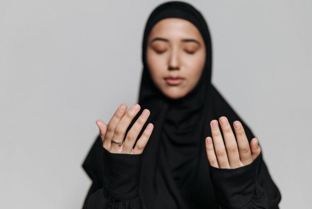 Doa untuk Ibu yang Sudah Meninggal: Arab, Latin dan Artinya