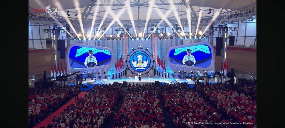 Presiden Prabowo Subianto menyampaikan pidatonya pada acara peringatan Hari Guru Nasional di Jakarta International Velodrome, Kamis (28/11/2024). (YouTube.com/Sekretariat Presiden)