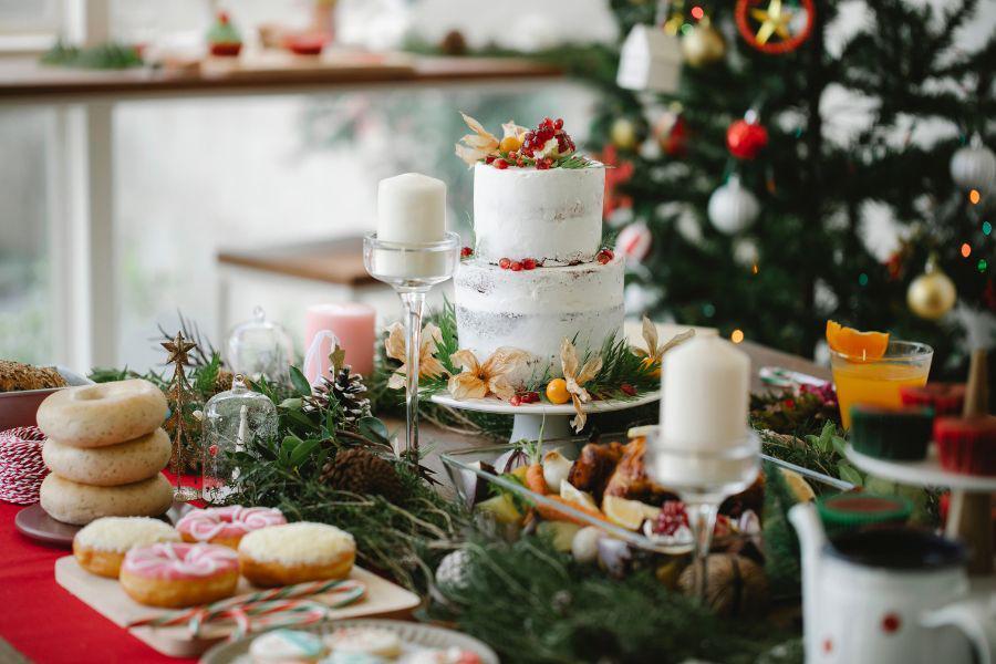 [QUIZ] Pilih Bolu atau Kue Kering, Kami Tahu Keberuntunganmu saat Natal