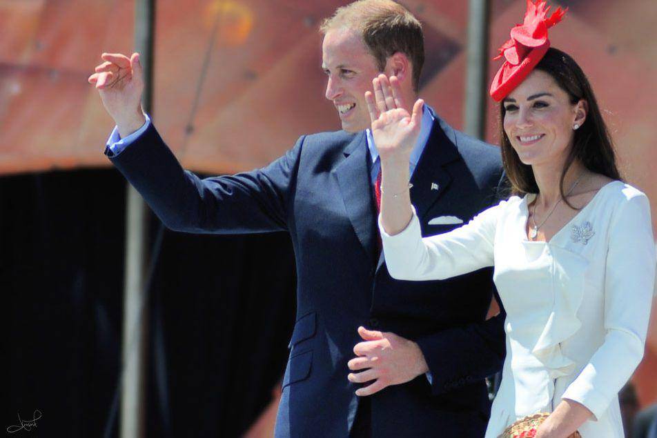 Pangeran William, Duke of Cambridge, dan Catherine, Duchess of Cambridge mengunjungi Ottawa di Parliament Hill selama perayaan Hari Kanada. (commons.wikimedia.org/tsaiproject)