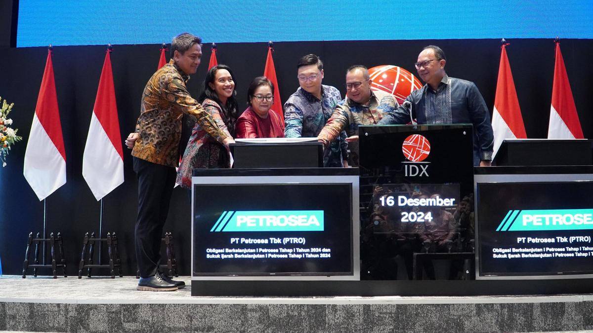 PT Petrosea Tbk menerbitkan obligasi dan sukuk berkelanjutan tahap I 2024, Senin (16/12).
