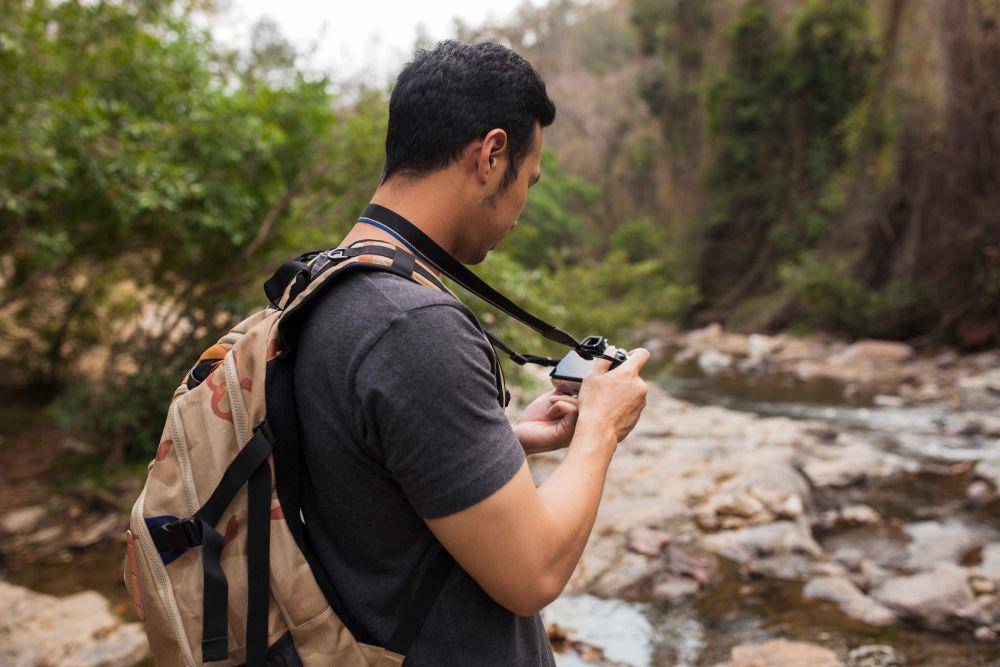 ilustrasi destinasi solo traveling (freepik.com/freepik)