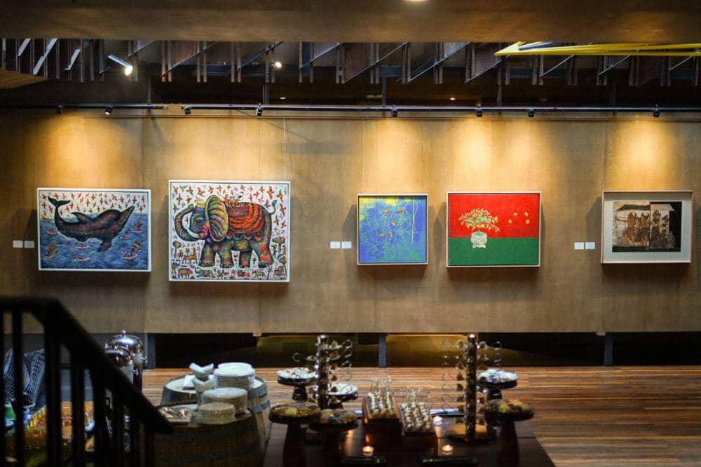 Tujuh perupa Bali kompak memamerkan karyanya bertajuk Refined di ARTOTEL (Dok.IDN Times/Artotel)