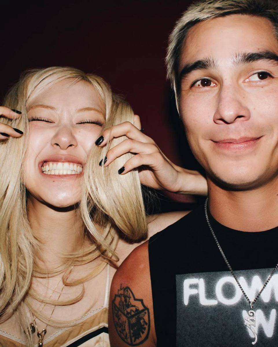 potret akrab Rosé BLACKPINK dan Evan Mock (instagram.com/roses_are_rosie)