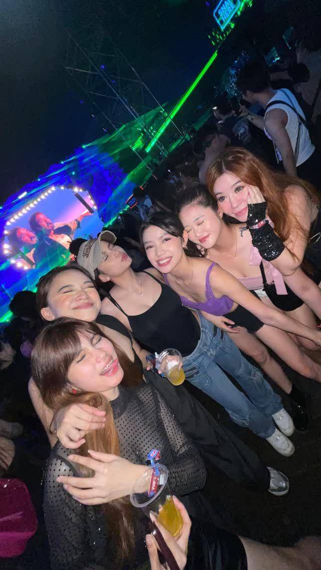 potret artis nonton DWP 2024 (instagram.com/reginaaphx)