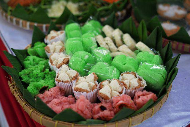 ilustrasi kue basah tradisional untuk hampers Natal (vecteezy.com/Roy Anditya Kusworo)