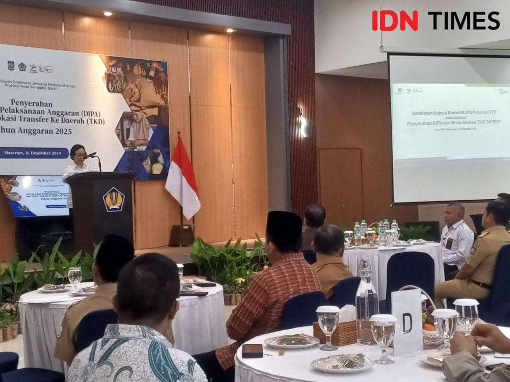 Penyerahan DIPA 2025 untuk wilayah NTB, Senin (16/12/2024). (IDN Times/Muhammad Nasir)