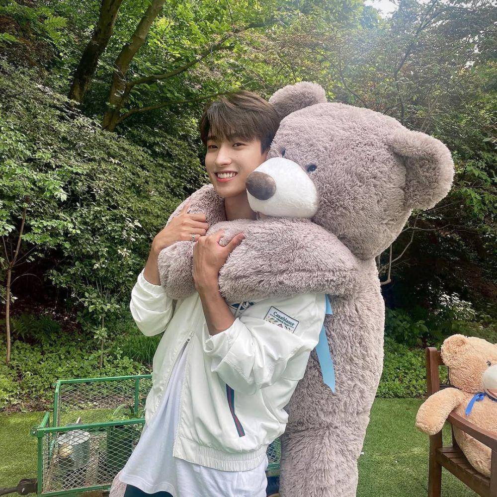 OOTD ala Dokyeom SEVENTEEN (instagram.com/dk_is_dokyeom)