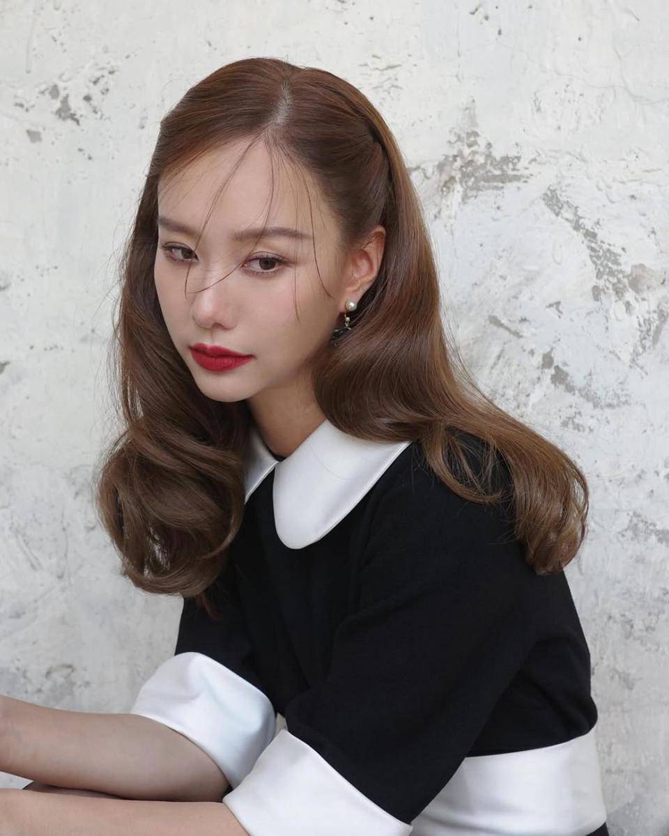 potret ide gaya rambut ala Toey Jarinporn (instagram.com/toeyjarinporn)