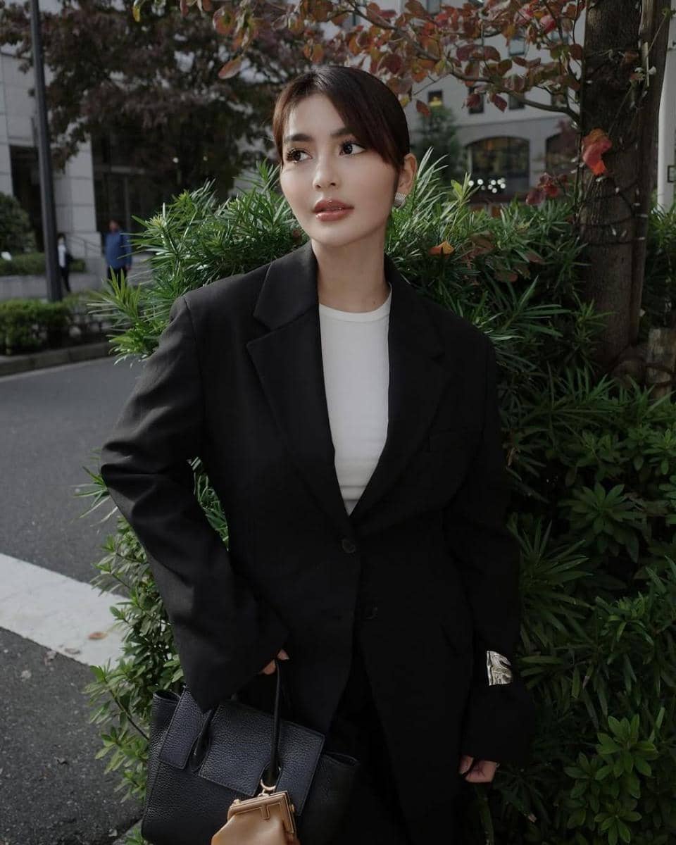 potret ide gaya rambut ala Debi Sagita