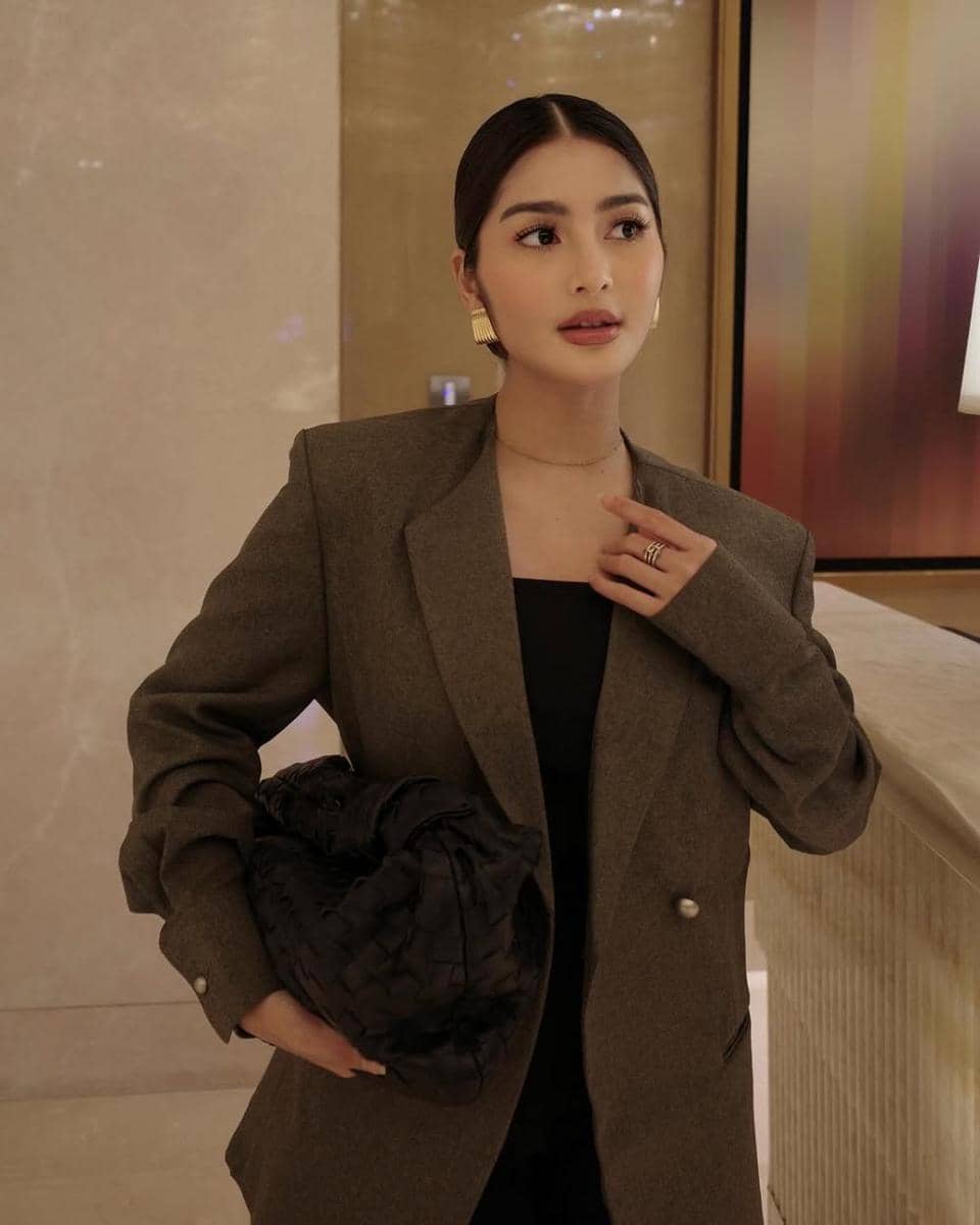 potret ide gaya rambut ala Debi Sagita