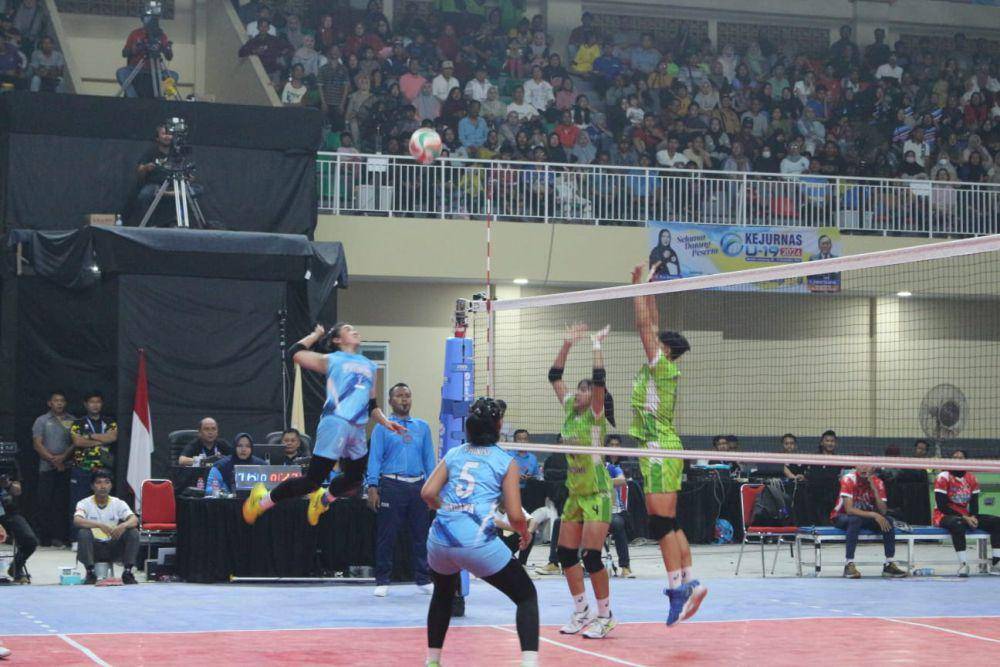 Pertandingan final Kejurnas Voli U-19 Lampung Phinisi vs Jenggolo Sport Sidoarjo. (IDN Times/Istimewa)