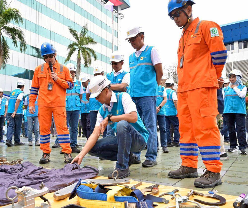 Apel Siaga Kelistrikan Natal 2024 dan Tahun Baru 2025 (Nataru) di Kantor Pusat PLN, Senin (16/12). (dok. PLN)