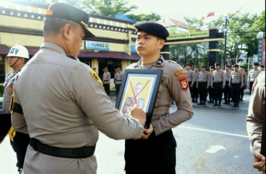 Tak Laksanakan Tugas-Telantarkan Istri, 3 Polisi di Makassar Dipecat