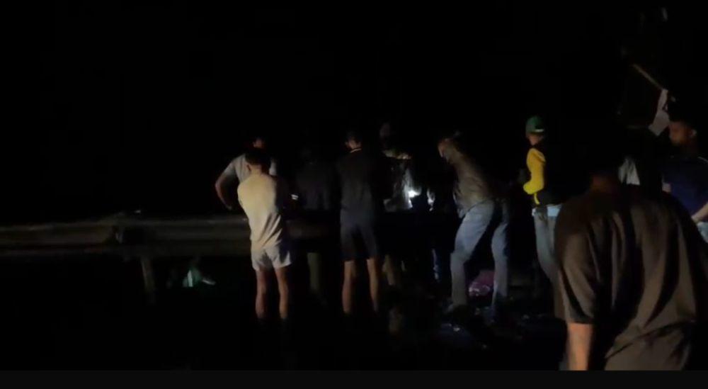 Truk Masuk Jurang 15 Meter di Sitinjau Lauik Padang, Sopir Tewas