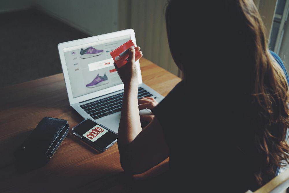 ilustrasi marketplace online (pexels.com/Julio Carballo)