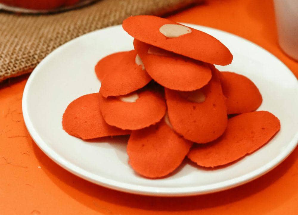 ilustrasi kue lidah kucing red velvet