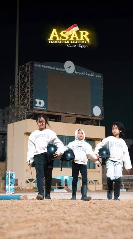 anak Oki Setiana Dewi berlatih berkuda di Mesir (instagram.com/oryvitrio)
