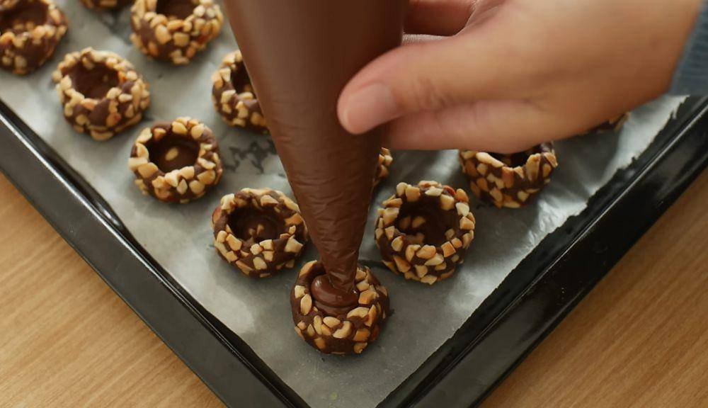 ilustrasi membuat nut ball cookies (YouTube.com/dapurumi)