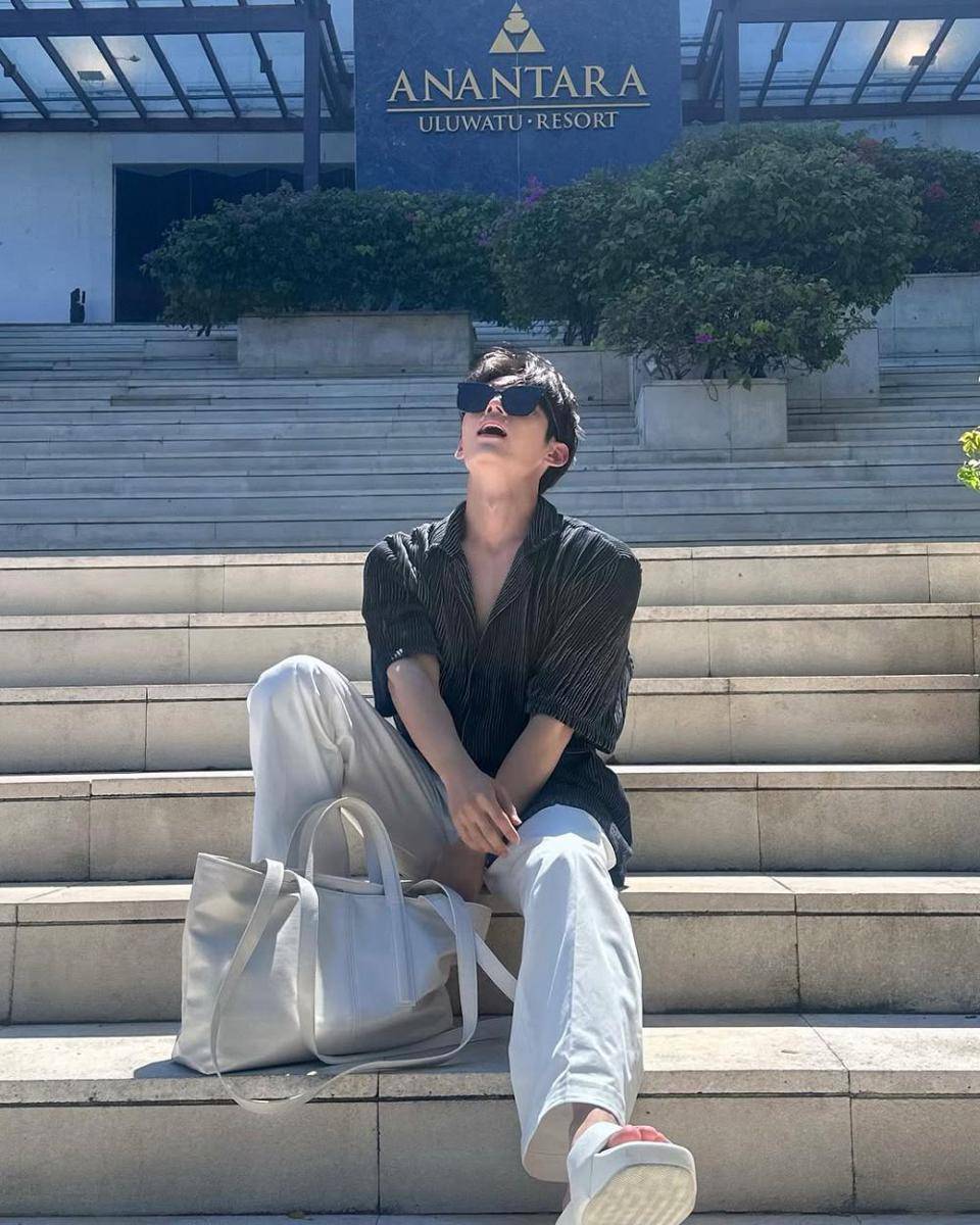 outfit hangout ala Jeon Changha (instagram.com/chang._.a)