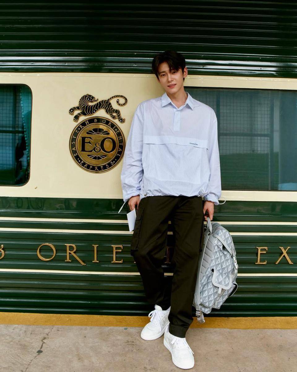 outfit hangout ala Jeon Changha (instagram.com/chang._.a)