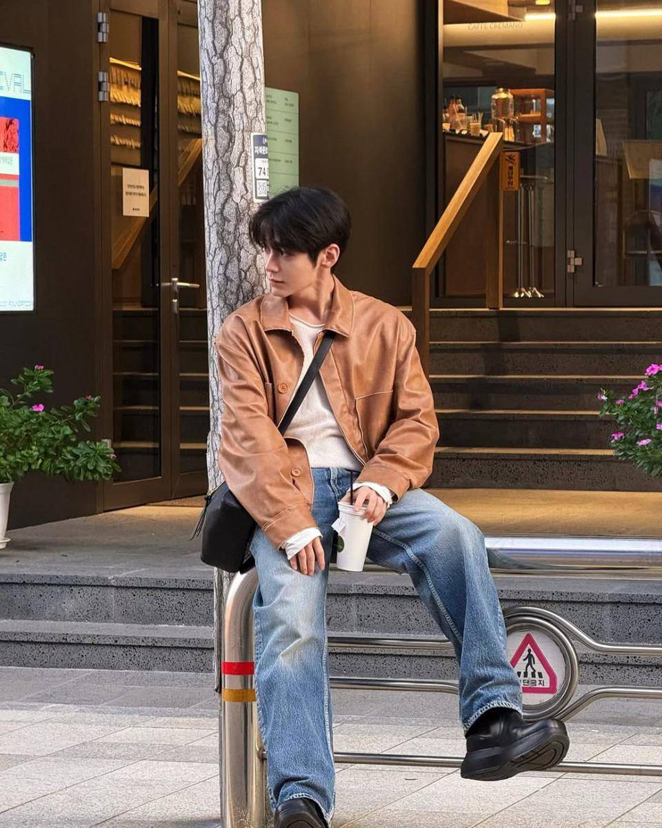 outfit hangout ala Jeon Changha (instagram.com/chang._.a)