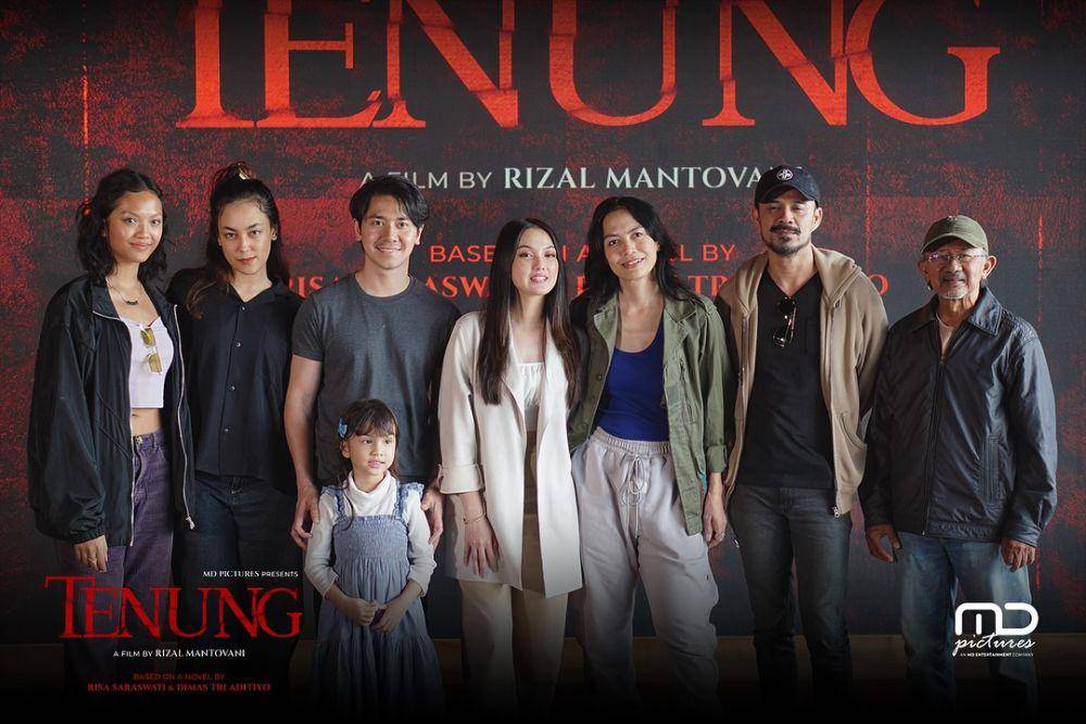 Pemain film Tenung adaptasi novel Risa Saraswati (instagram.com/tenungfilm)
