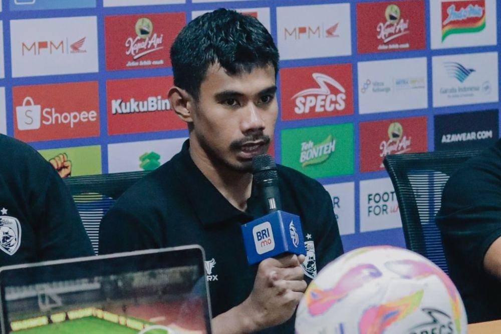 Pemain PSM Makassar, Syahrul Lasinari, dalam salah satu jumpa pers setelah pertandingan BRI Liga 1 2024/25. (Instagram.com/psm_makassar)