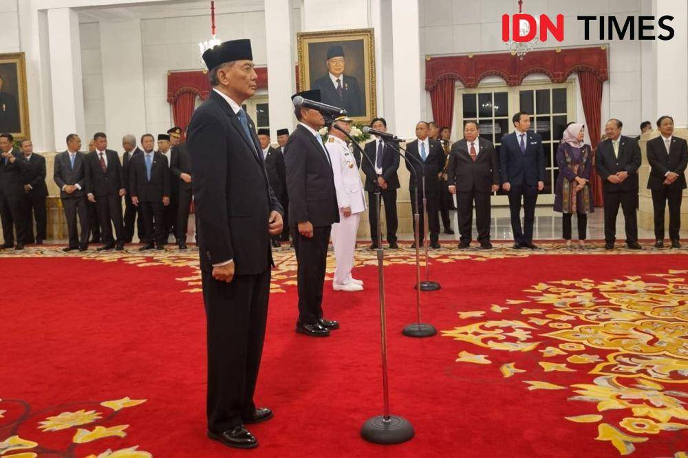 Presiden Prabowo Subianto resmi melantik Muhidin sebagai Gubernur Kalimantan Selatan (Kalsel). (IDN Times/Ilman Nafi'an)