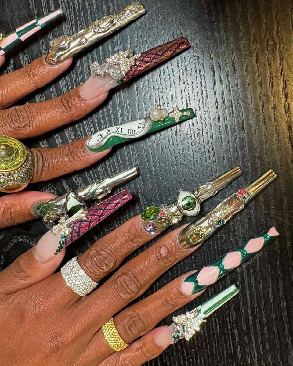 ilustrasi nail art tema 'Wicked' (instagram.com/cynthiaerivo)