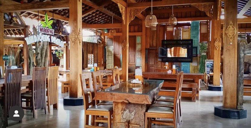 8 Tempat Makan Keluarga di Jombang, Makan Enak dengan Suasana Hangat