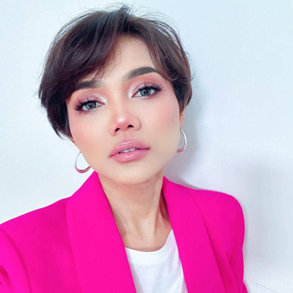 Ide gaya rambut ala Rina Nose