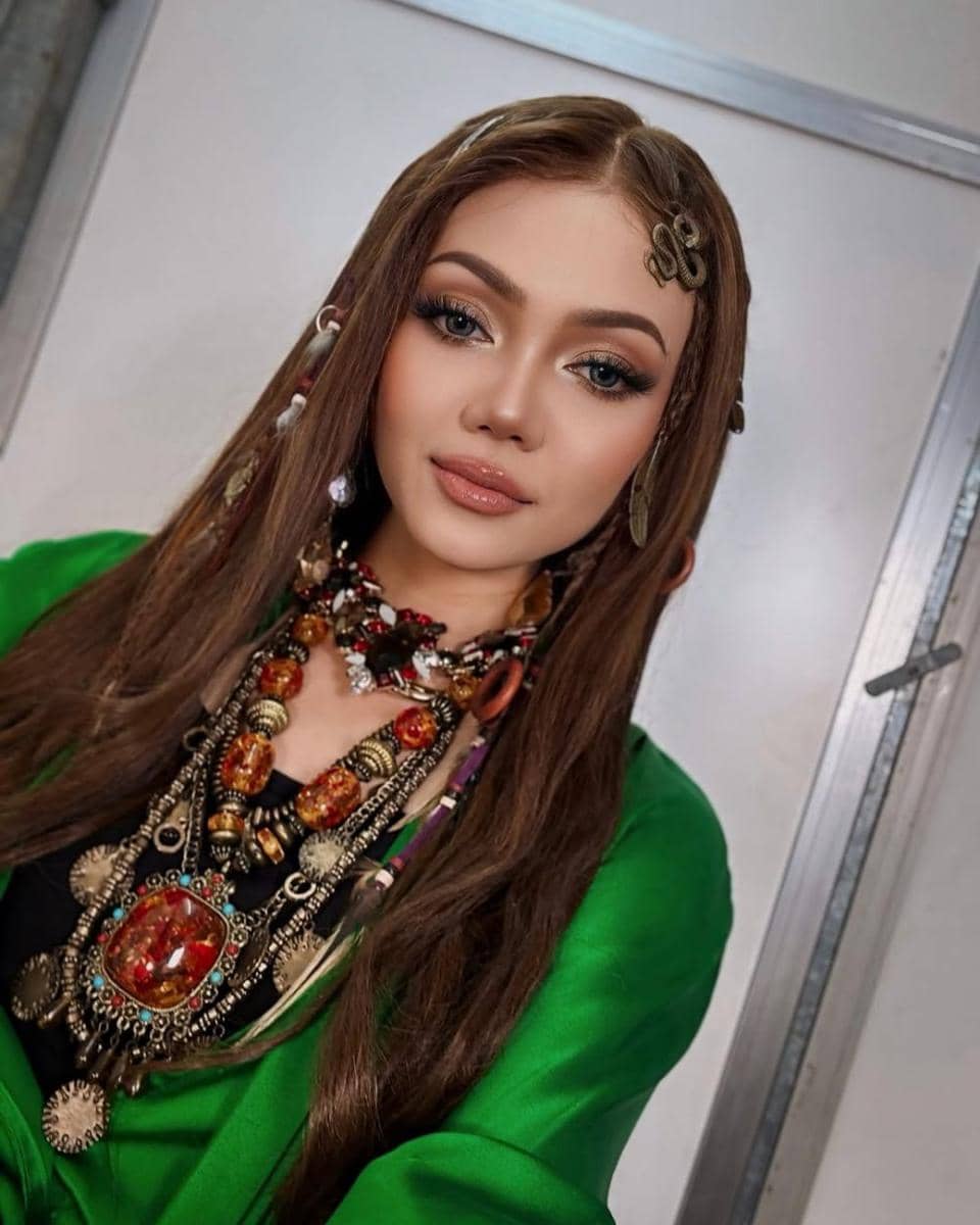 Ide gaya rambut ala Rina Nose