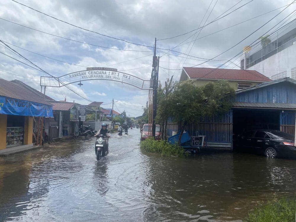 Banjir Rob Banjarmasin: Drainase Penuh Sampah dan Genangan Air