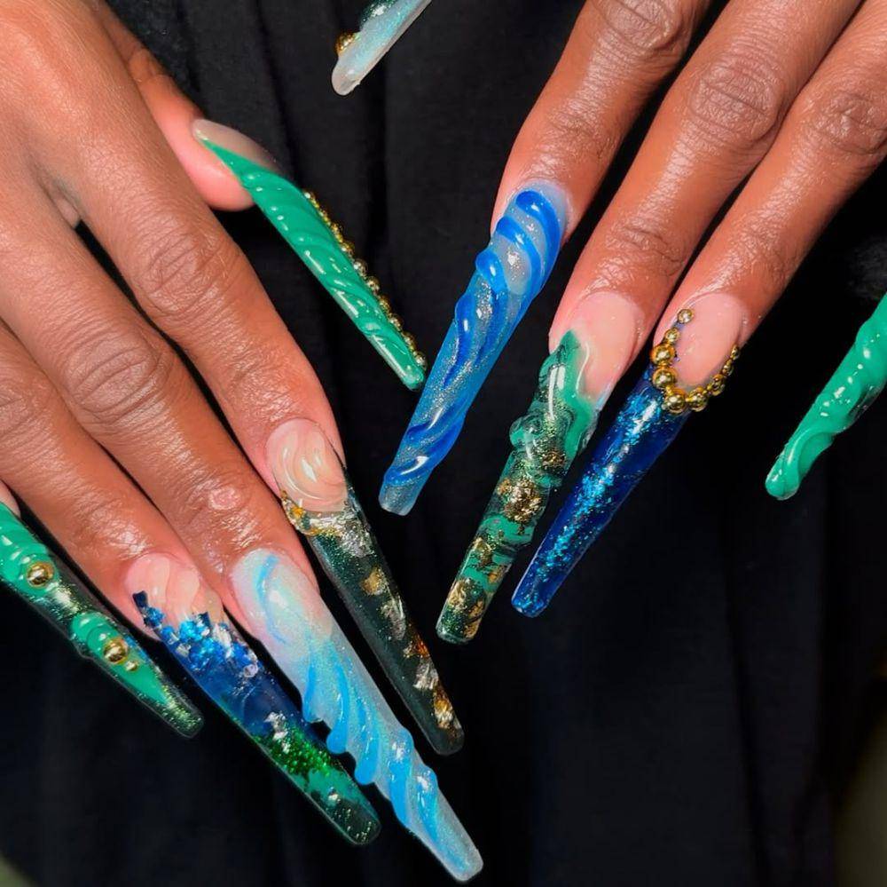 ilustrasi nail art tema 'Wicked' (instagram.com/shadesofshea_)