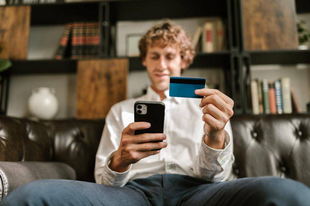 ilustrasi mobile banking (pexels.com/RDNE Stock project)