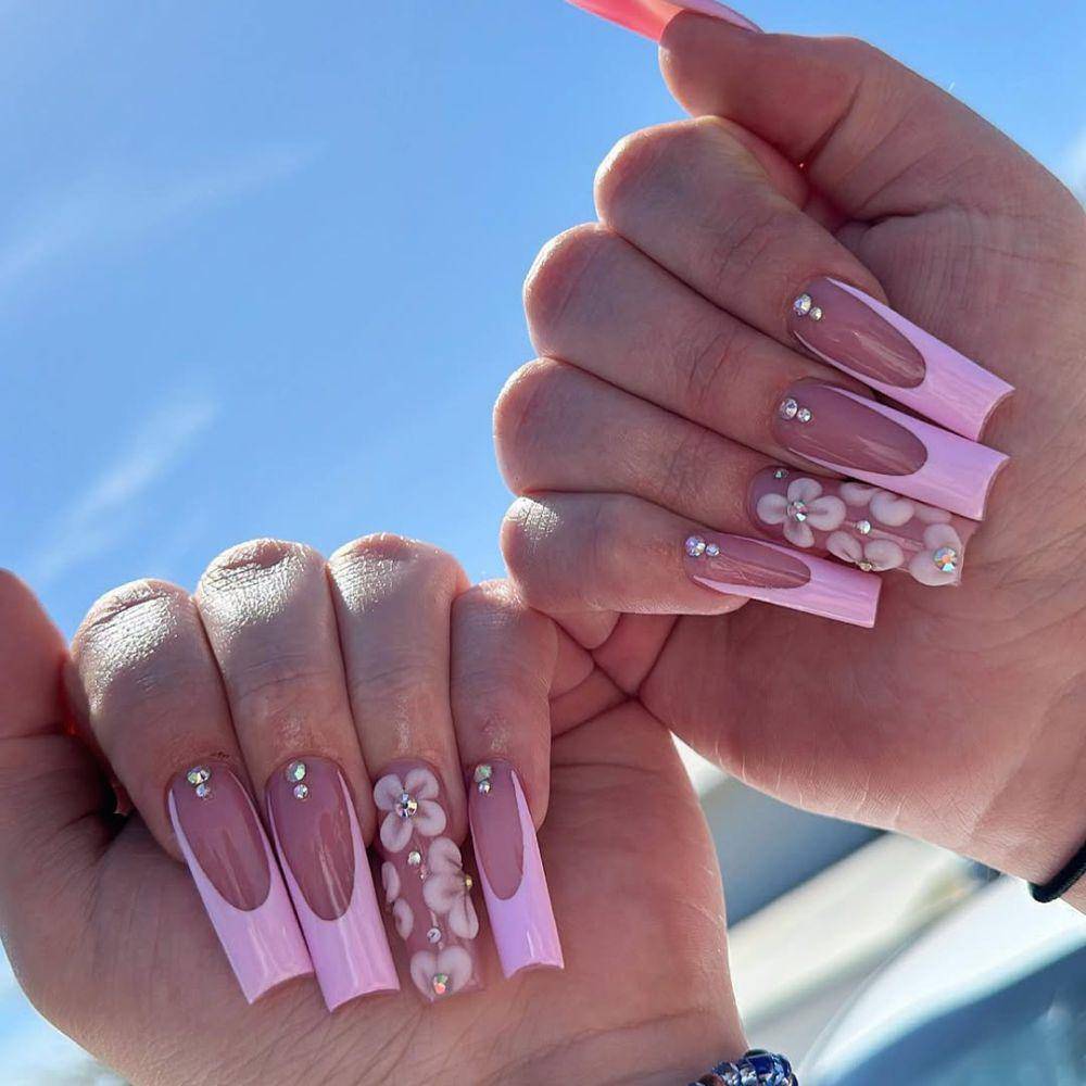 ilustrasi nail art tema 'Wicked' (instagram.com/nailed.bynicole_)