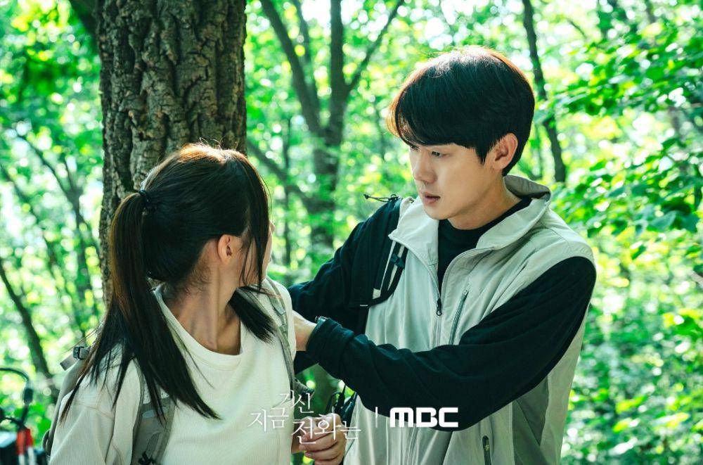 Chae Soo Bin dan Yoo Yeon Seok di When The Phone Rings (x.com/mbcdrama_pre)
