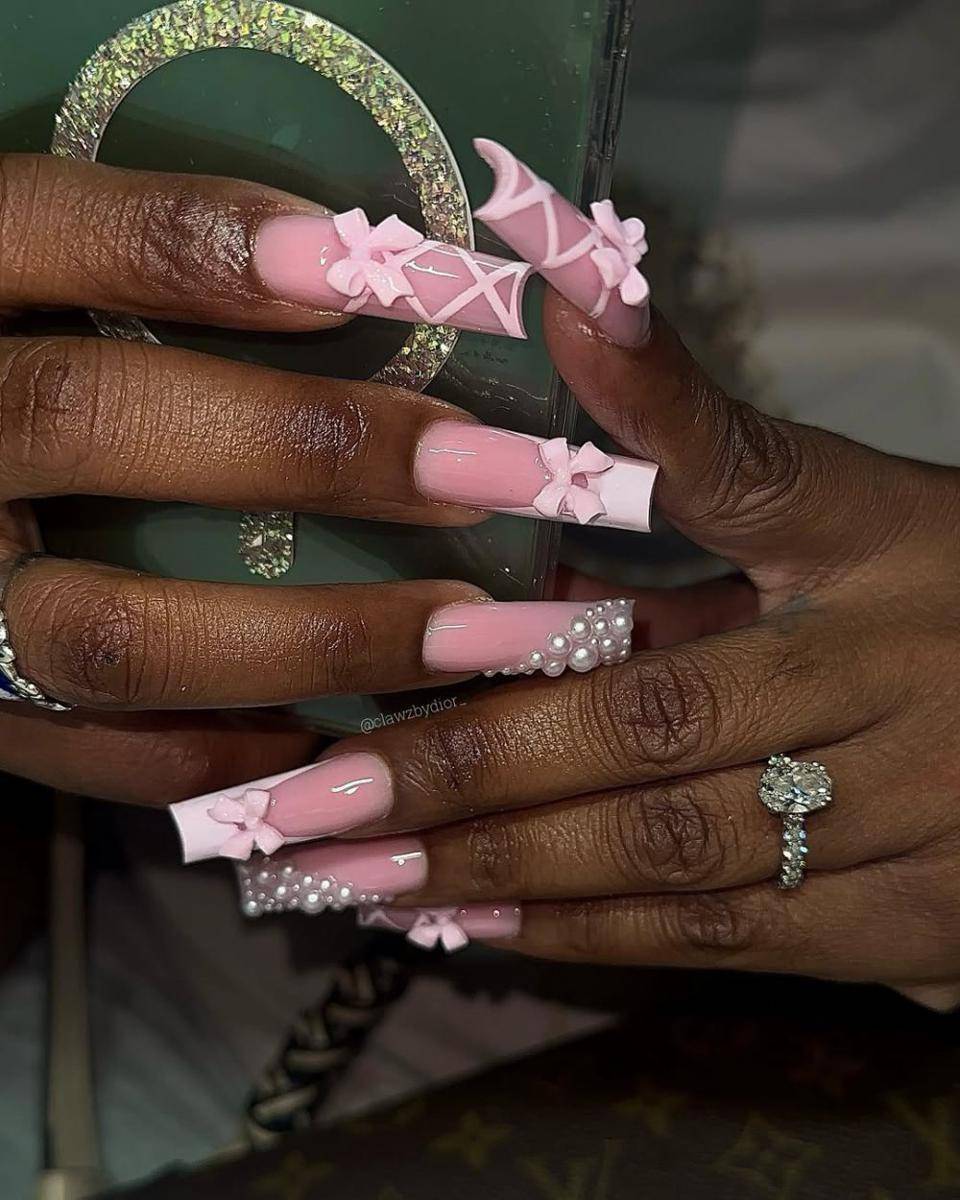 ilustrasi nail art tema 'Wicked' (instagram.com/clawzbydior_)