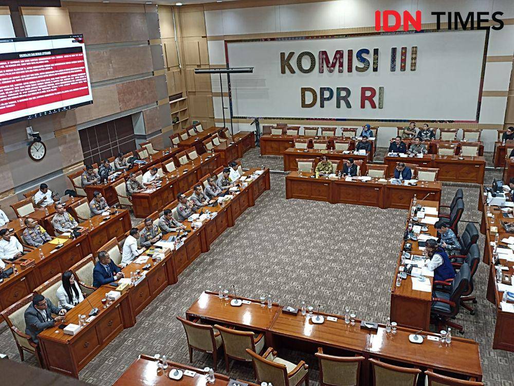 Rapat Komisi III DPR, Selasa (17/12/2024). (IDN Times/Amir Faisol).