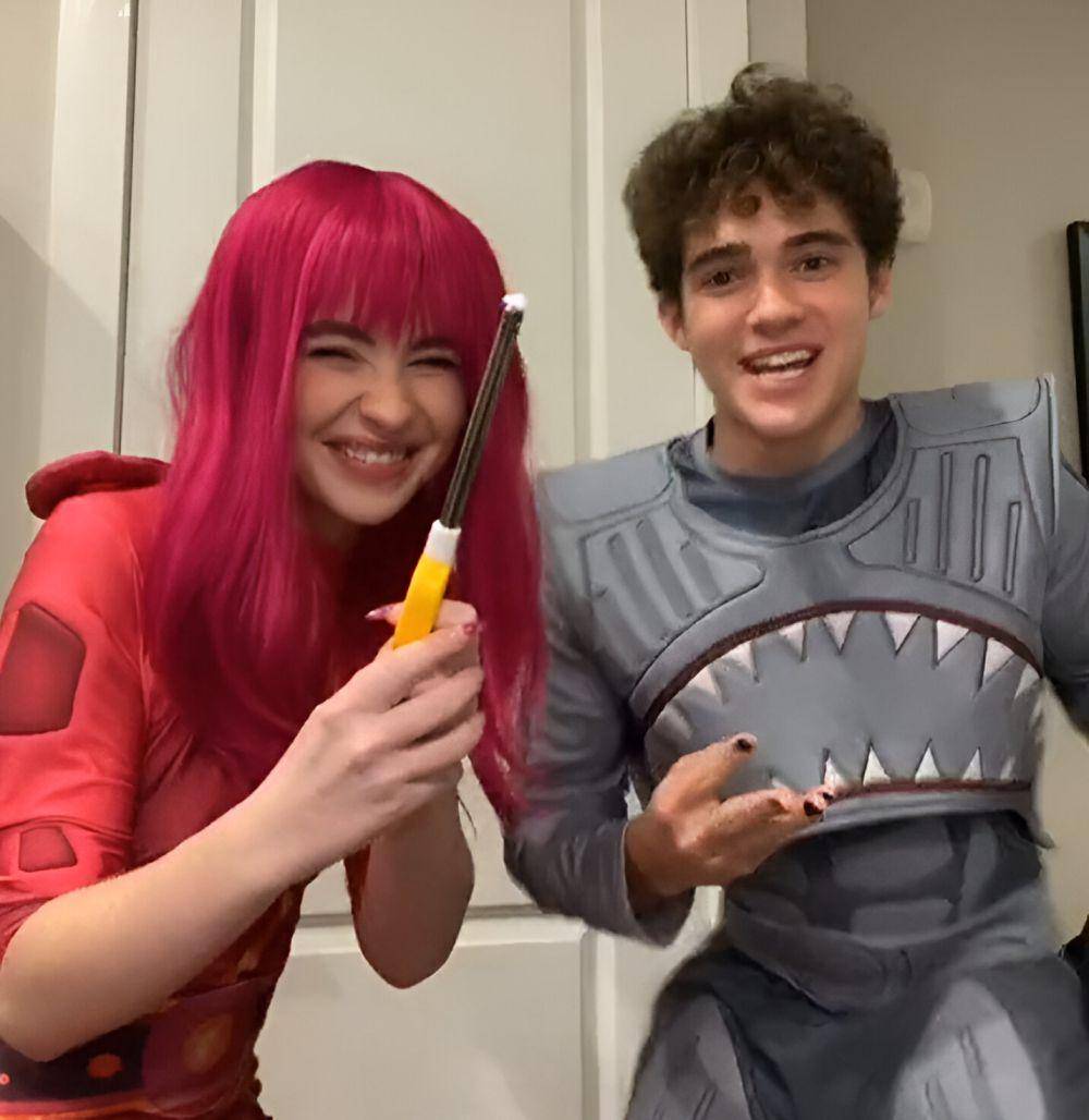 drama percintaan Sabrina Carpenter (tiktok.com/@joshuatbassett)
