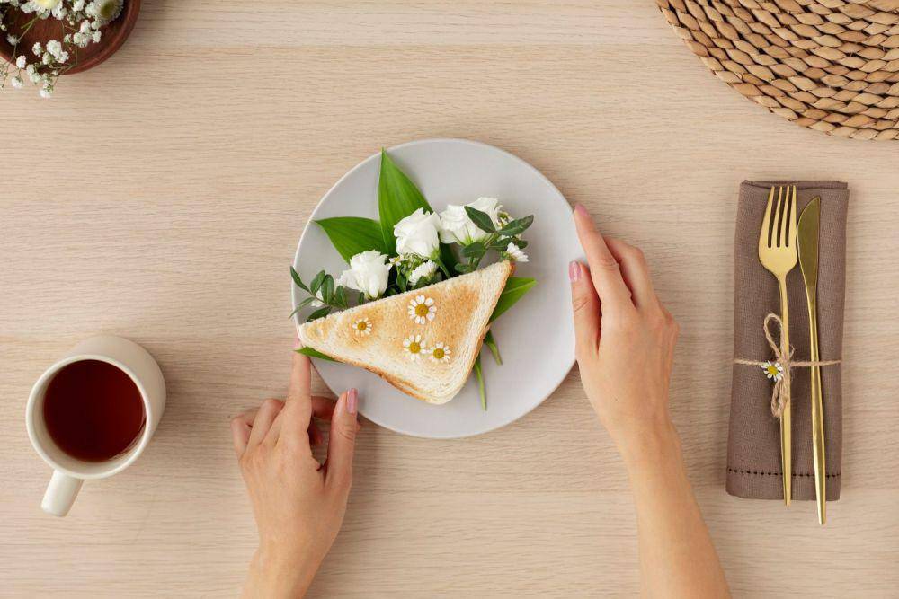 Ilustrasi sarapan sandwich (freepik.com/freepik)