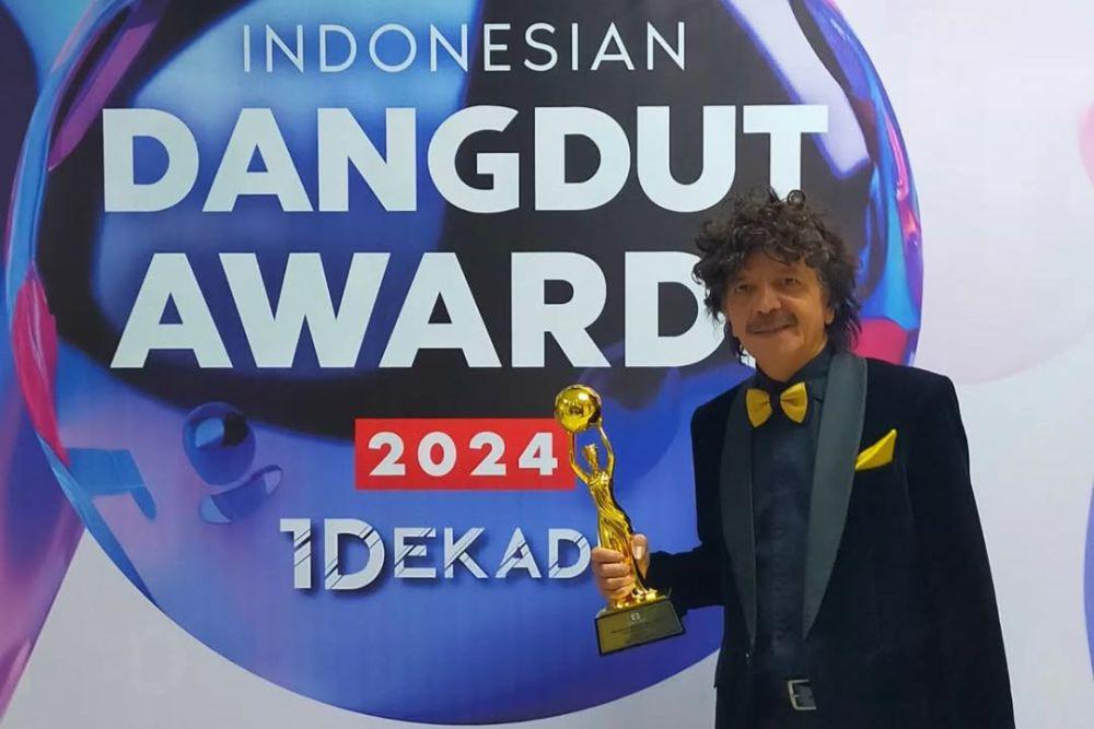 Lirik Lagu Cincin Putih - Caca Handika