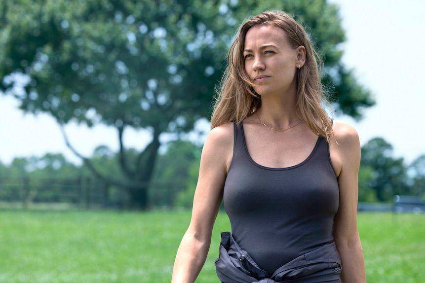 Yvonne Strahovski dalam serial Teacup. (dok. Peacock/Teacup)