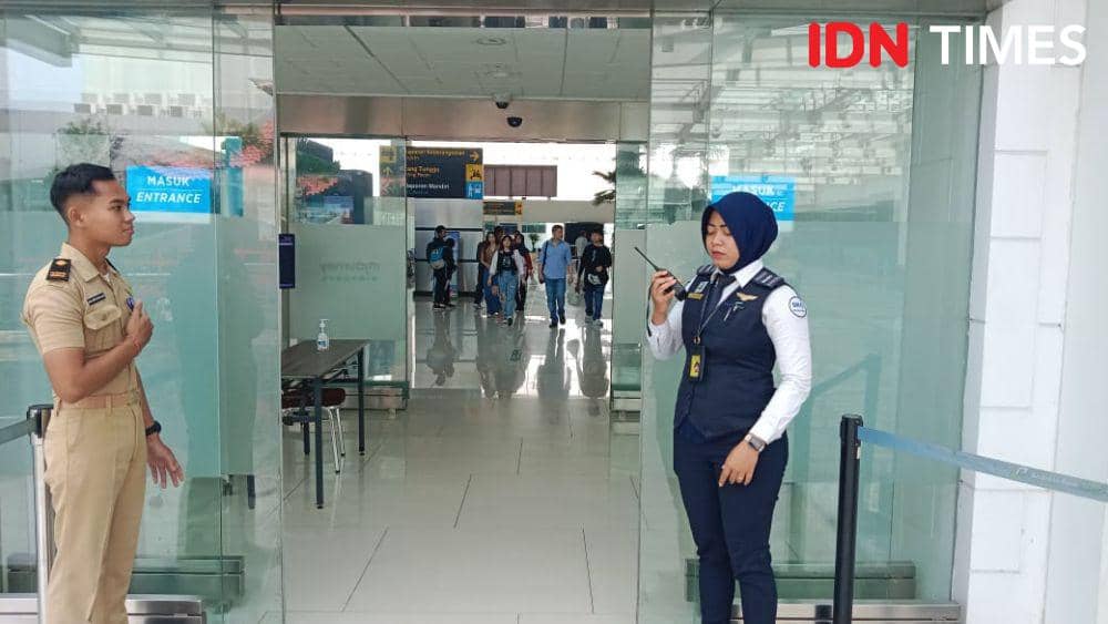Pintu masuk boarding Bandara Ahmad Yani Semarang. (IDN Times/Fariz Fardianto)