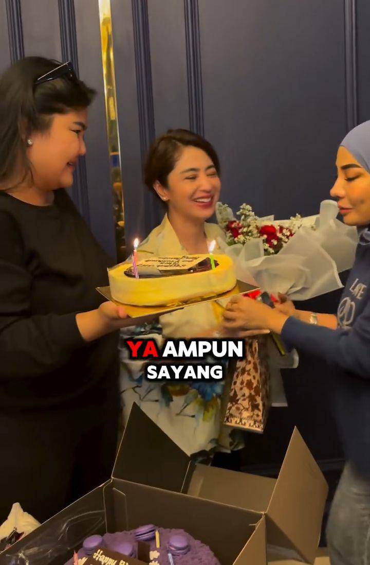 Kejutan ulang tahun Dewi Perssik (Instagram.com/rosameldianti29)