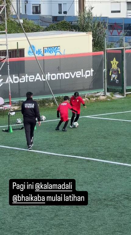 Kala latihan bola di Portugal (instagram.com/hanungbramantyo)