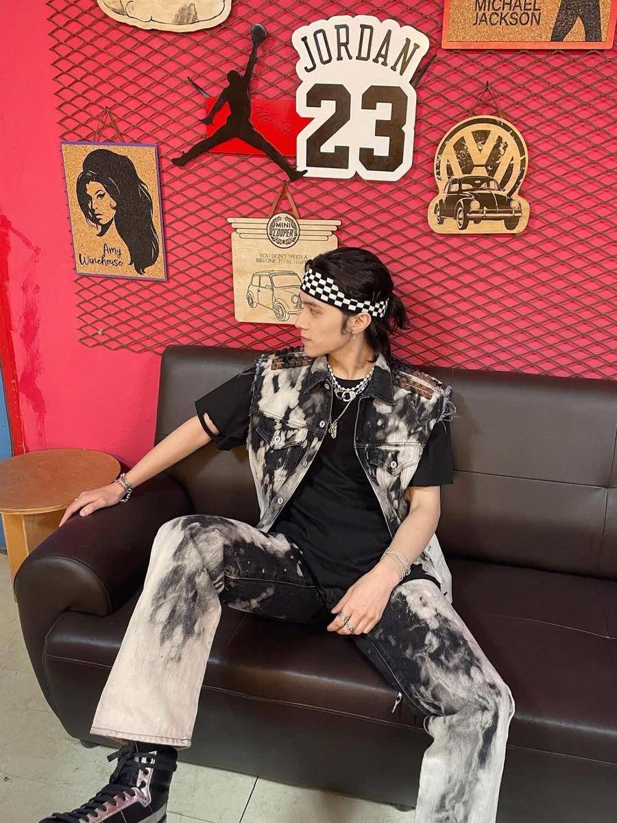 potret Hendery WayV (instagram.com/i_m_hendery)
