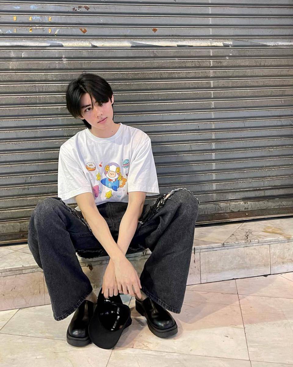 outfit hangout ala Topten Supakorn (instagram.com/topten.ss)