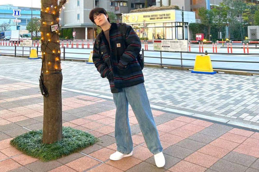 outfit layering ala Seungmin Stray Kids (instagram.com/miniverse.___)